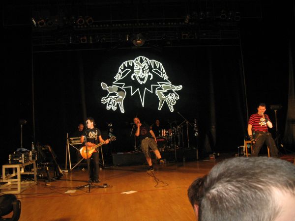 ��� � �����